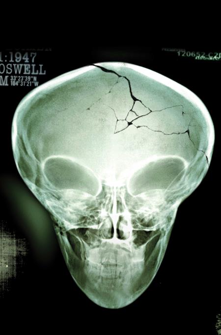 X FILES (2026) #1 CVR G ROSWELL PHOTO FOIL VAR 12/09/2026