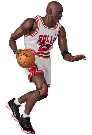 MAFEX - MICHAEL JORDAN CHICAGO BULLS HOME (SEPT 2025)